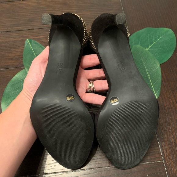 BCBG Paris Black & Gold T-strap Heels Sz 8.5 - Picture 5 of 5